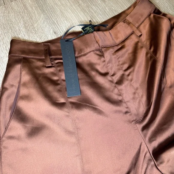 NWT House of Harlow 1960 Brown Satin Cargo Pants High Rise Utility Size 4 - Picture 3 of 5